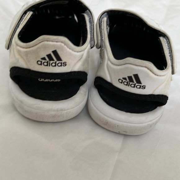Adidas toddler sandals size 6 - Picture 6 of 8